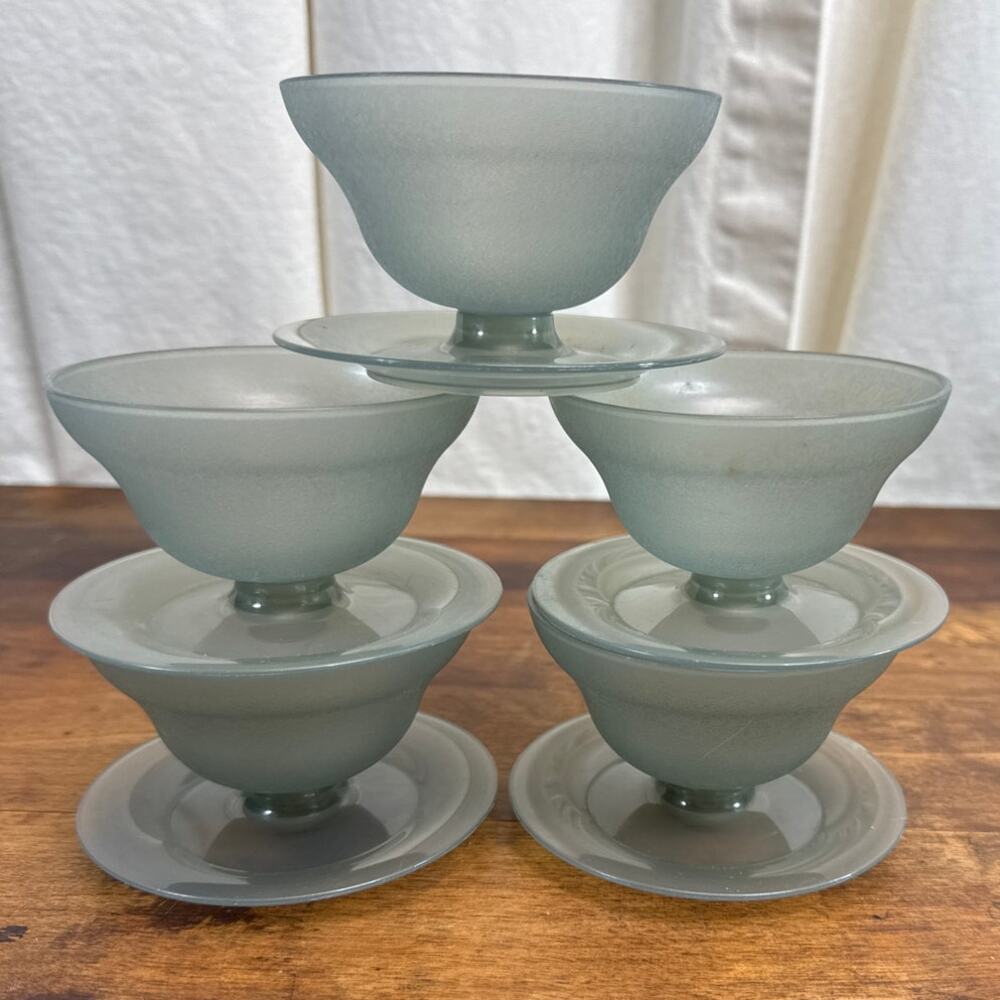 Tupperware 754-28 Custard Ice Cream Dessert Bowls Gray Plastic Stackable NO lids